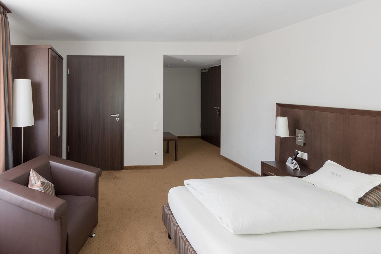 Restaurant & Hotel Engelkeller Меминген Екстериор снимка