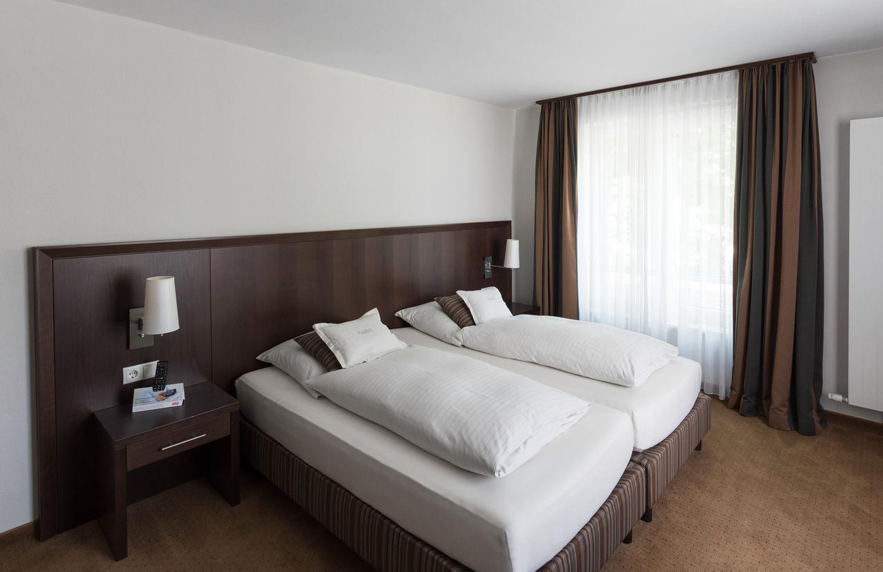 Restaurant & Hotel Engelkeller Меминген Екстериор снимка